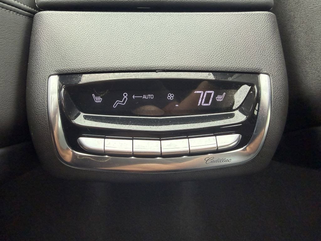 Used 2023 Cadillac XT6 Premium Luxury w/ Technology Package AWD/4WD image 32