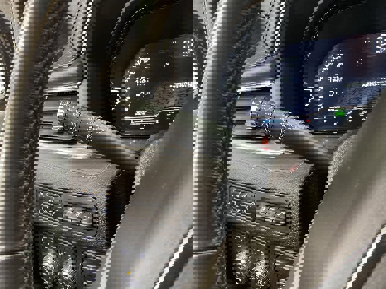 Used 2022 GMC Yukon XL Denali image 22