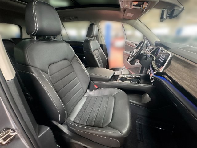 Certified 2025 Volkswagen Atlas SEL AWD/4WD image 28