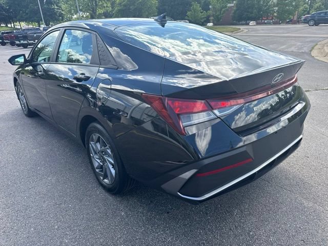 Used 2024 Hyundai Elantra SEL FWD image 5