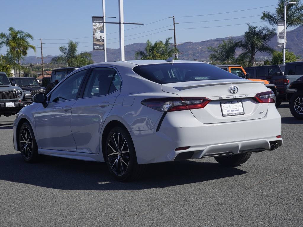 Used 2024 Toyota Camry SE FWD image 6