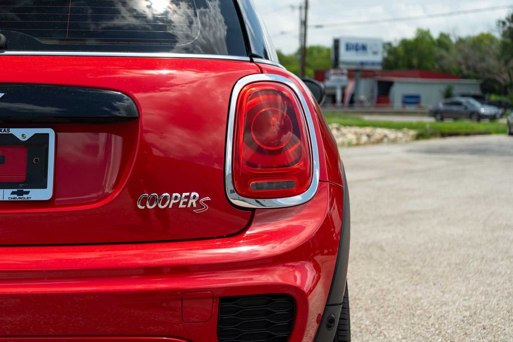 Used 2017 MINI Cooper S FWD image 9