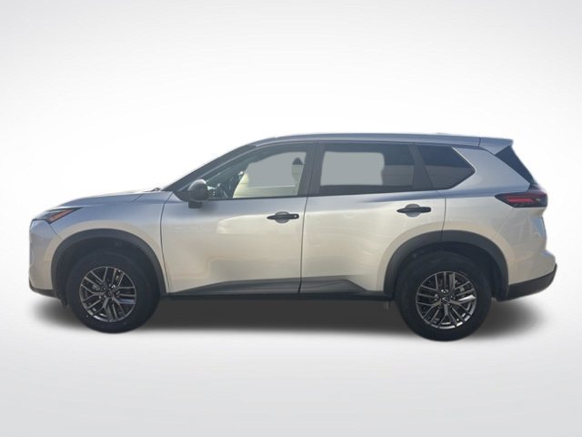 Used 2024 Nissan Rogue S AWD/4WD image 9