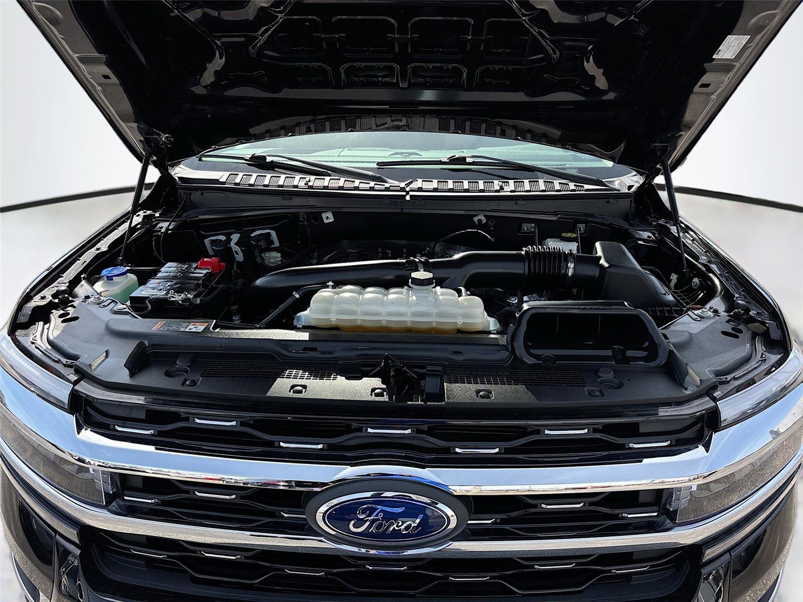 Used 2024 Ford Expedition Limited image 37