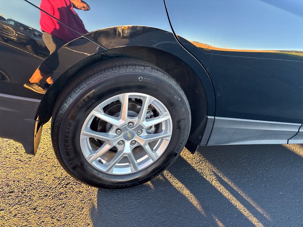 Used 2024 Chevrolet Equinox LT FWD image 11