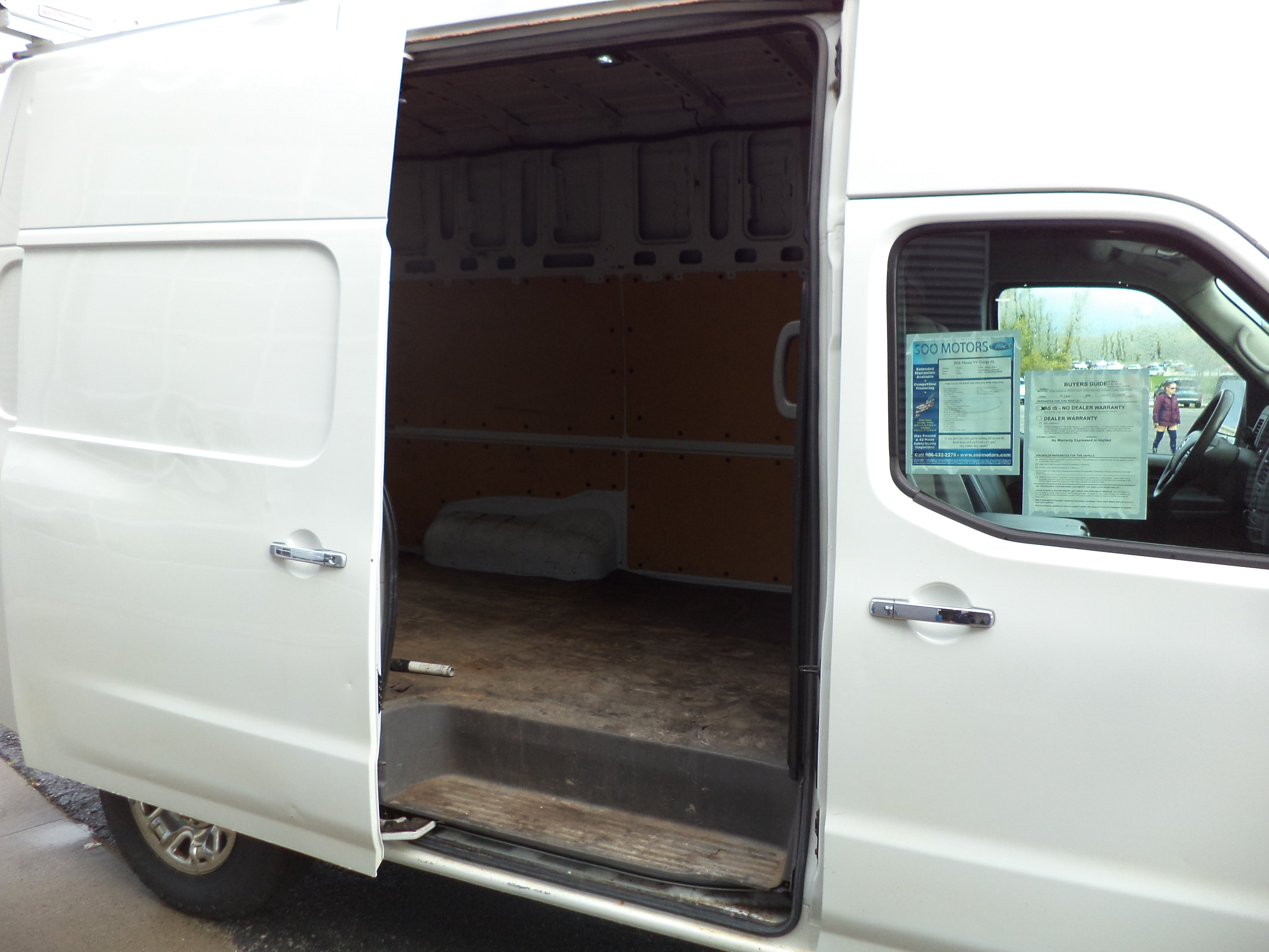 Used 2020 Nissan NV 3500 SL w/ Back Door Glass Package RWD image 7