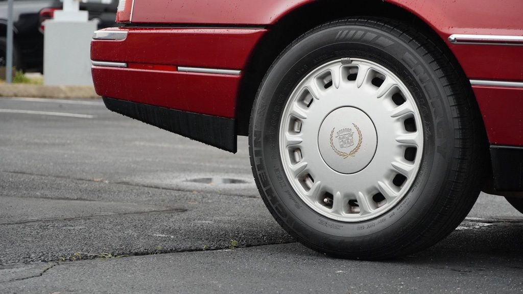 Used 1993 Cadillac Allante image 30