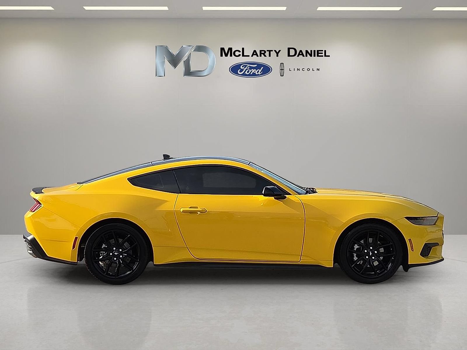 Certified 2024 Ford Mustang Coupe RWD image 12
