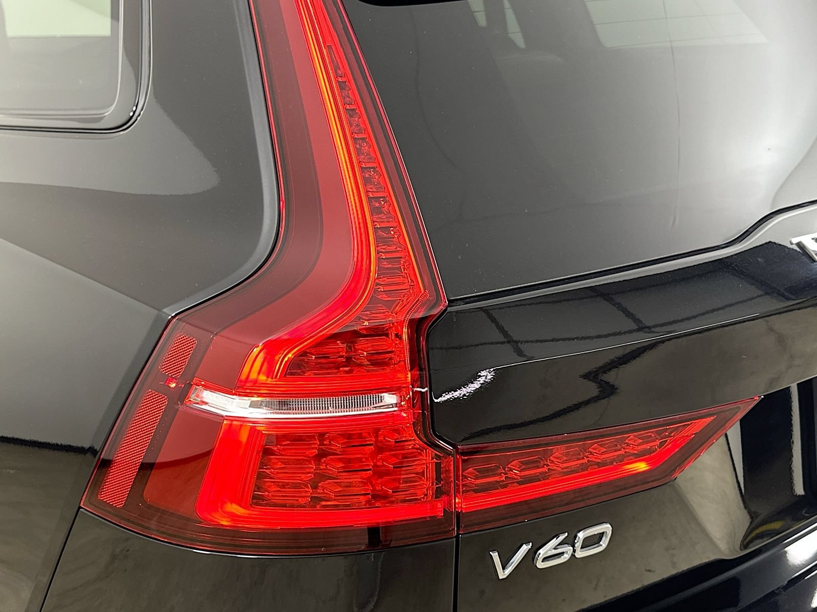 New 2026 Volvo V60 B5 Cross Country Ultra w/ Climate Package AWD/4WD image 12