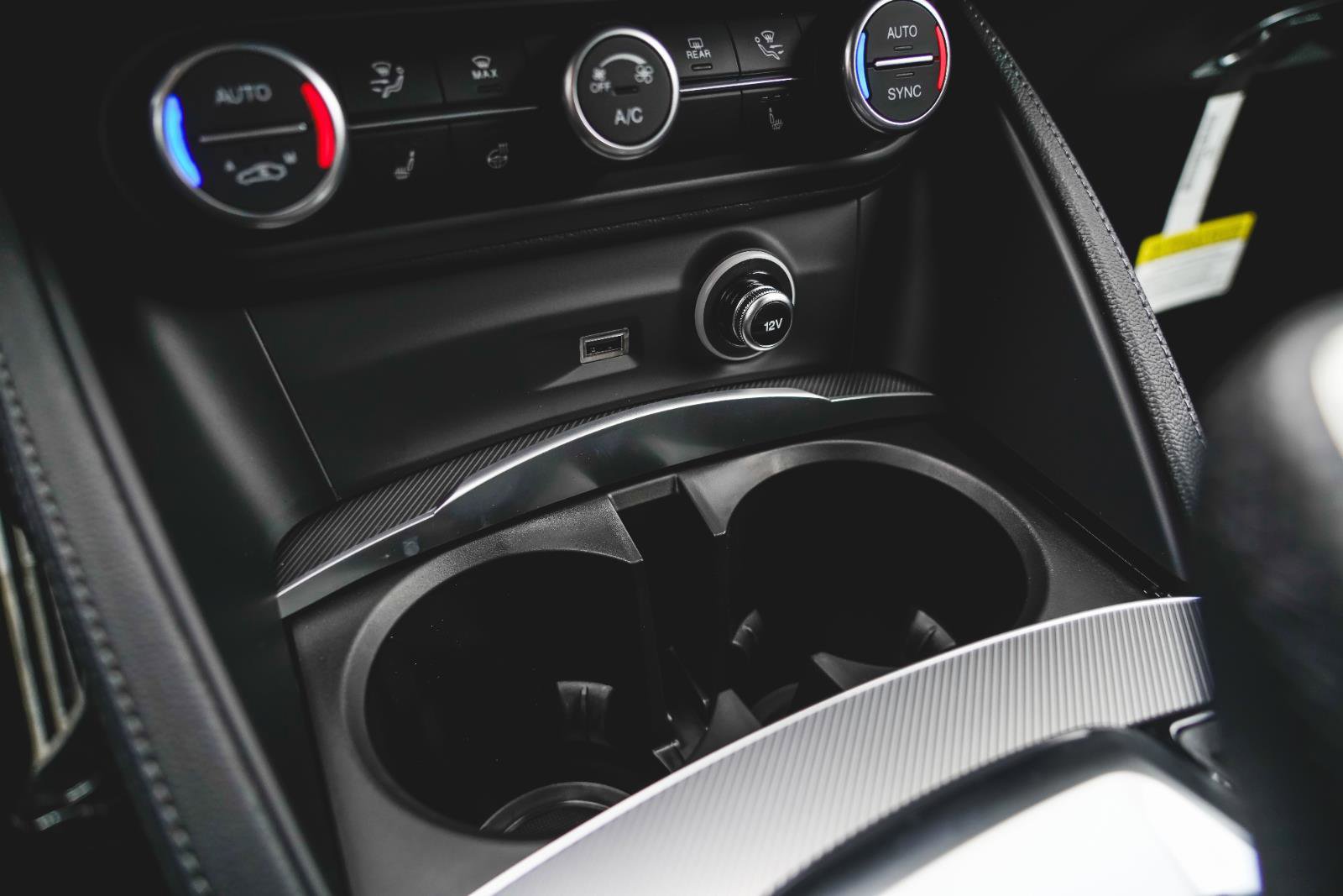 New 2025 Alfa Romeo Stelvio Sprint w/ Convenience Package image 31