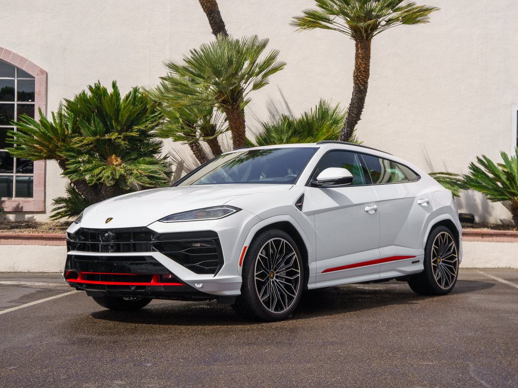 Used 2025 Lamborghini Urus SE AWD/4WD image 37