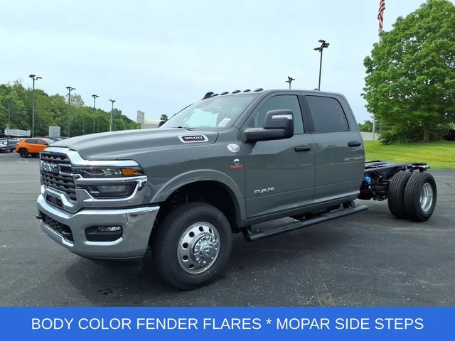 New 2026 RAM 3500 Big Horn AWD/4WD image 3