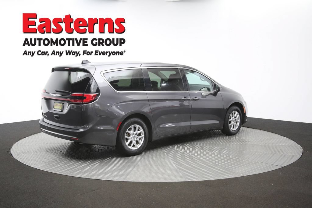 Used 2023 Chrysler Pacifica Touring-L FWD image 42