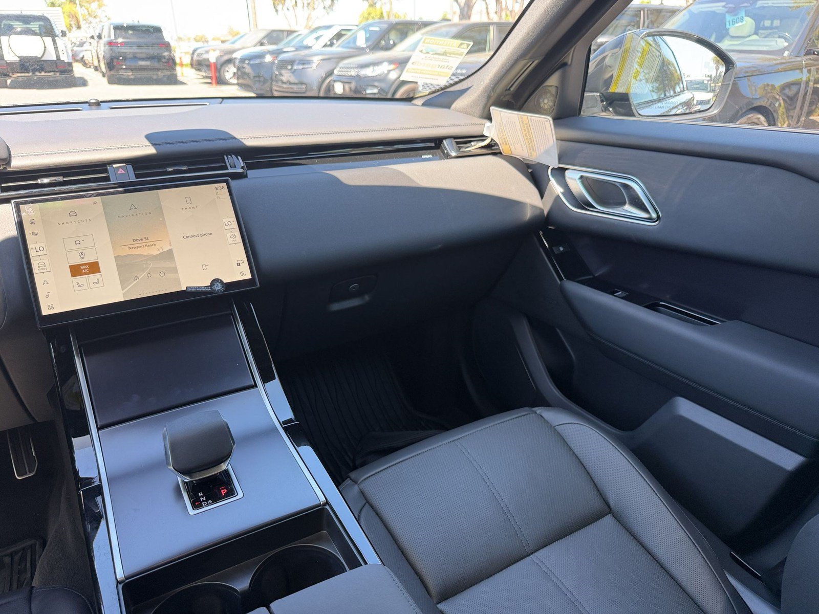 New 2026 Land Rover Range Rover Velar Dynamic SE AWD/4WD image 30