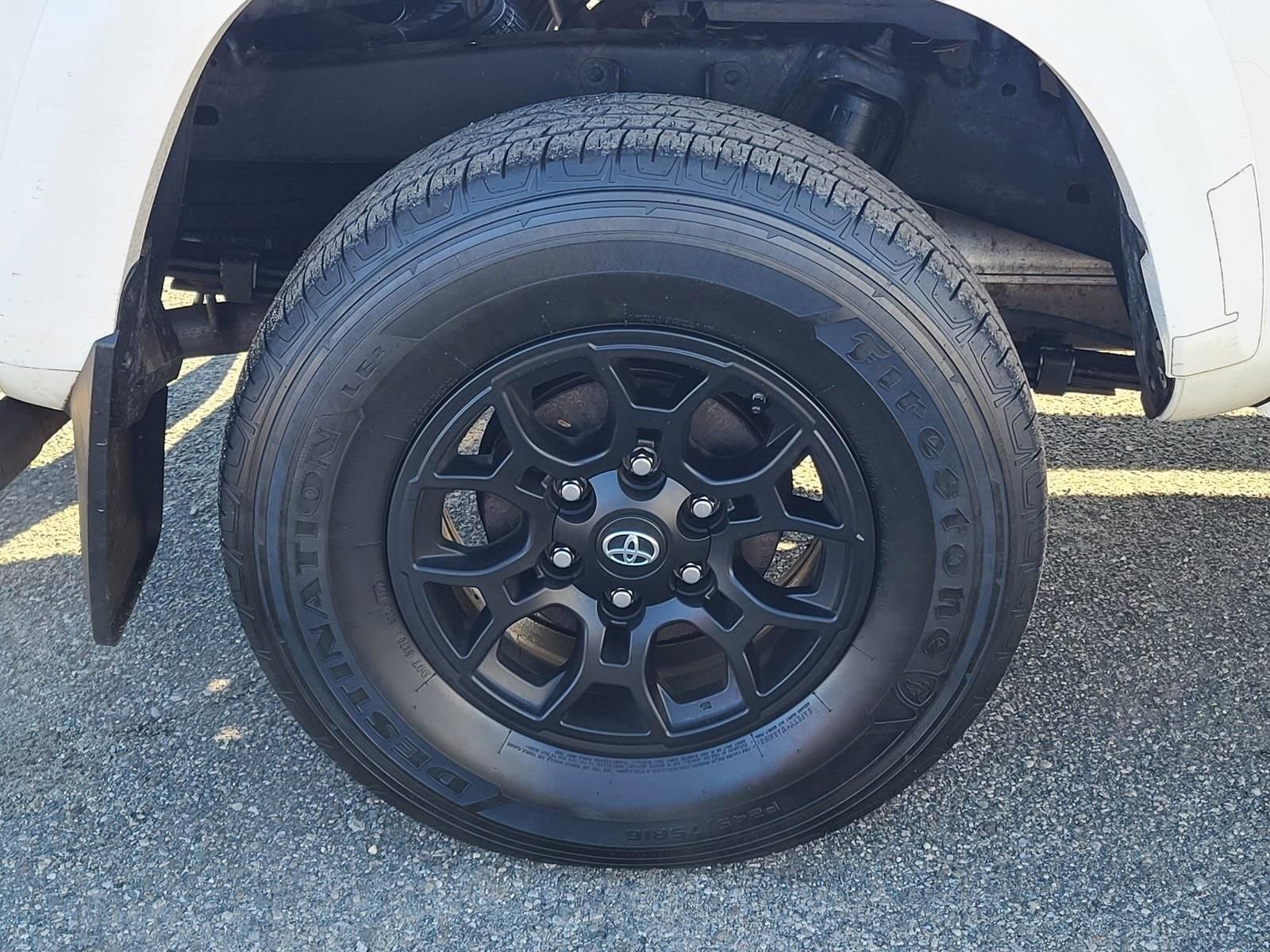 Used 2020 Toyota Tacoma SR5 AWD/4WD image 33