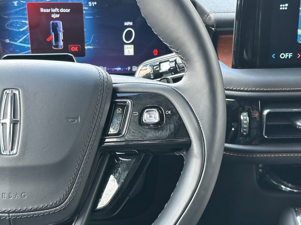 New 2025 Lincoln Aviator Black Label AWD/4WD image 10
