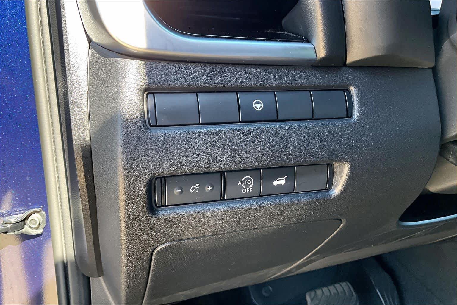 Certified 2025 Nissan Rogue SL AWD/4WD image 32