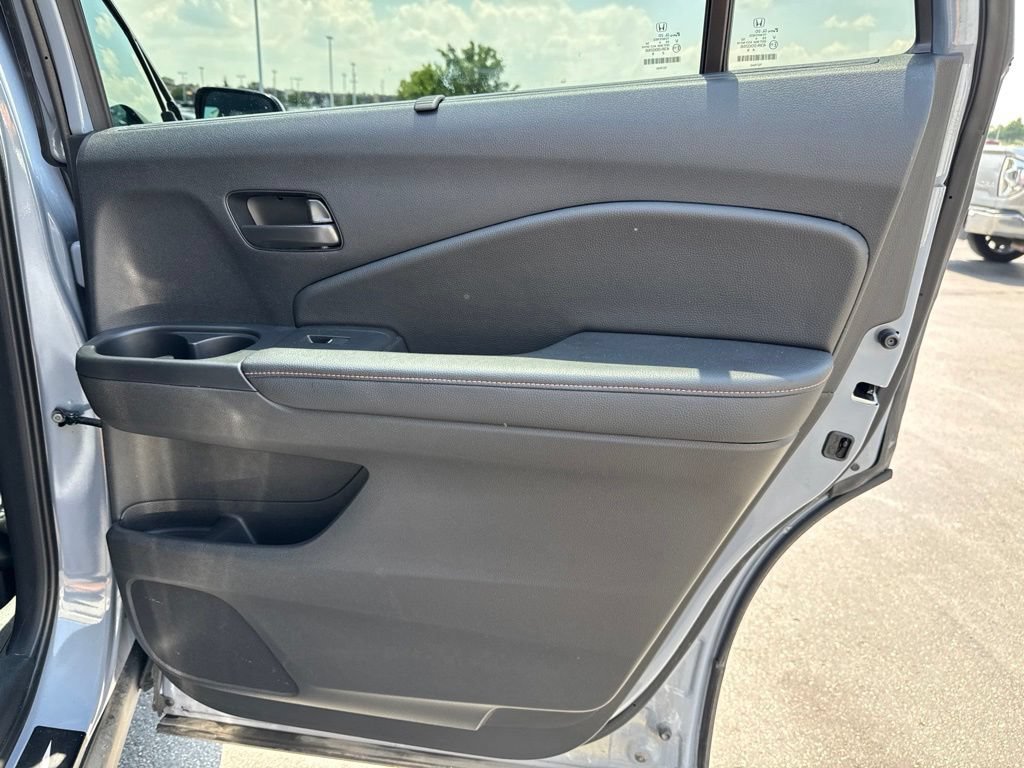 Certified 2025 Honda Passport TrailSport image 38