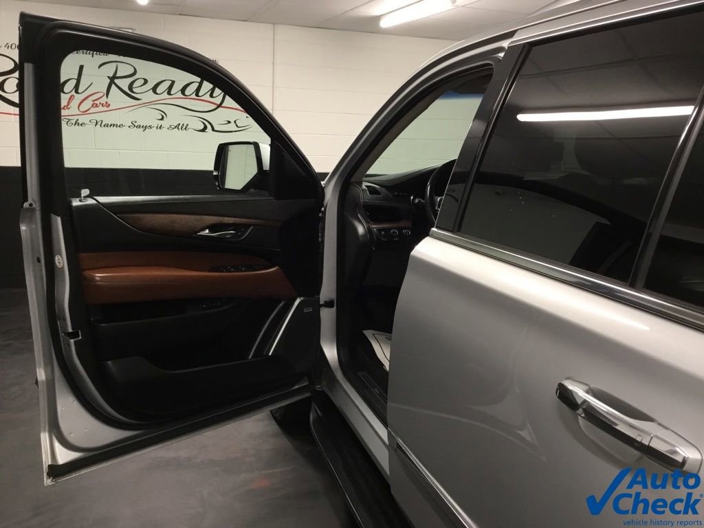 Used 2017 Cadillac Escalade Luxury AWD/4WD image 20