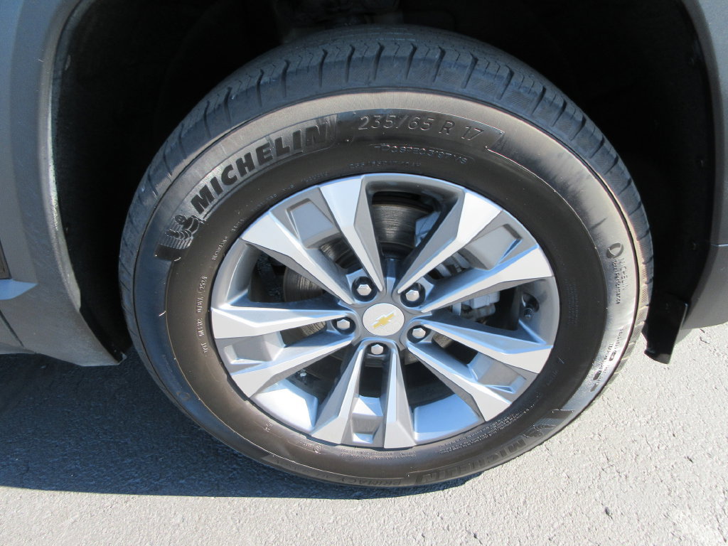Certified 2025 Chevrolet Equinox LT w/ Convenience Package II AWD/4WD image 9