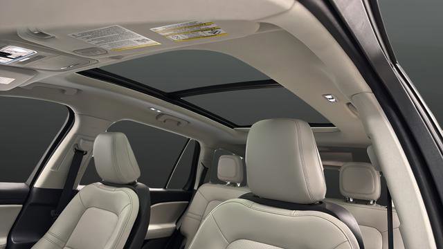 Used 2025 Lincoln Aviator AWD image 14