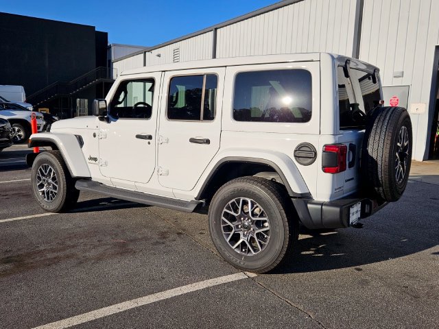 New 2026 Jeep Wrangler Unlimited Sahara AWD/4WD image 9