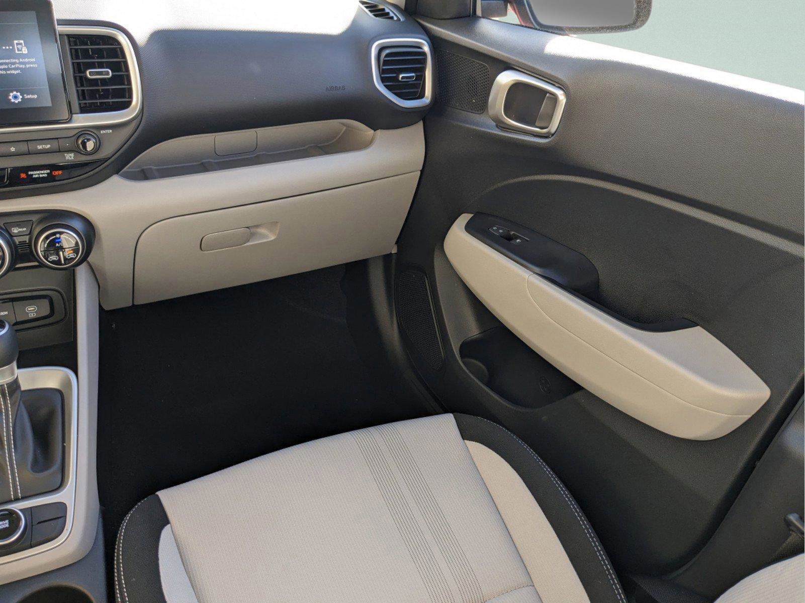 New 2025 Hyundai Venue SEL image 19