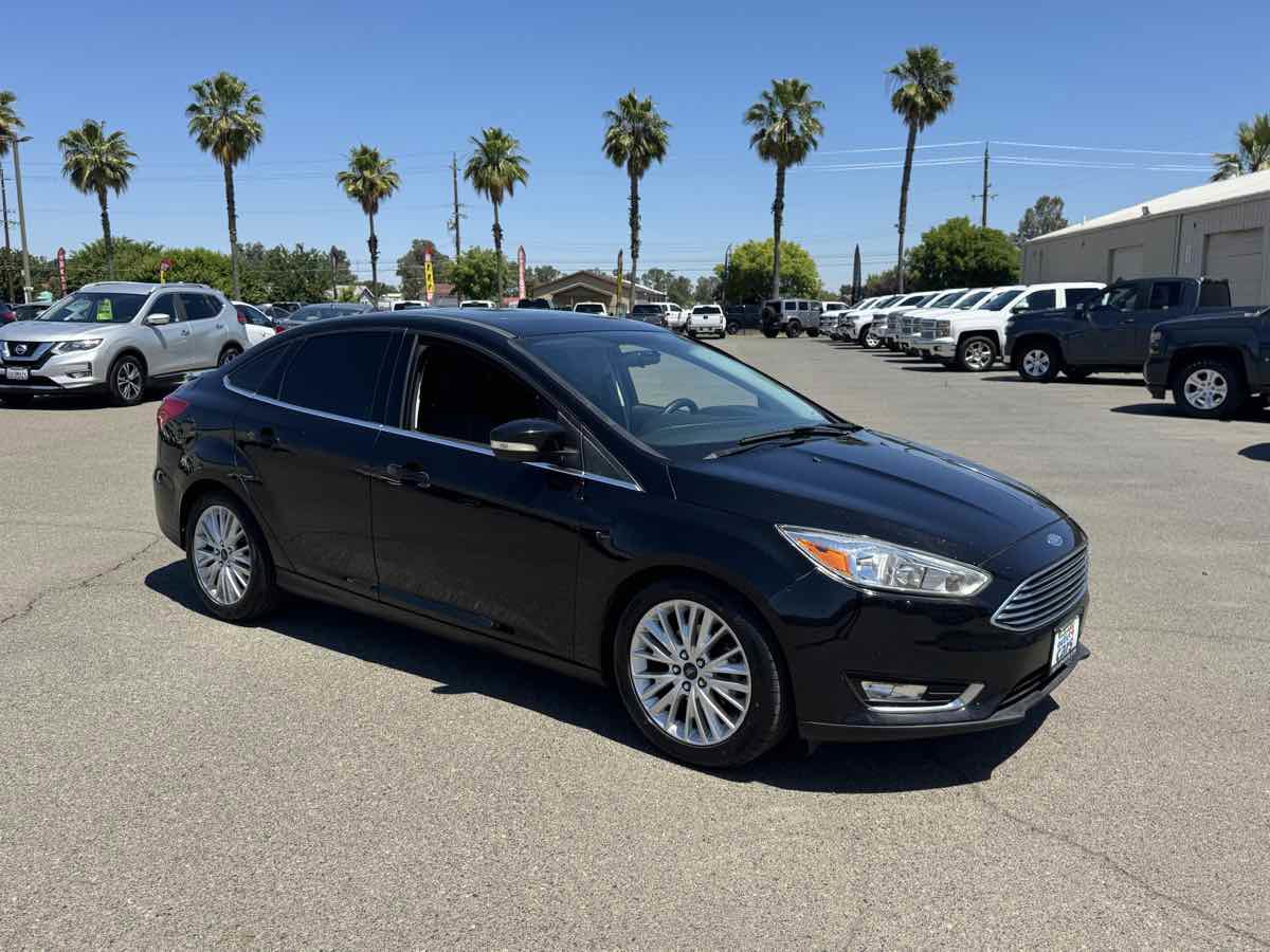 Used 2018 Ford Focus Titanium FWD image 12