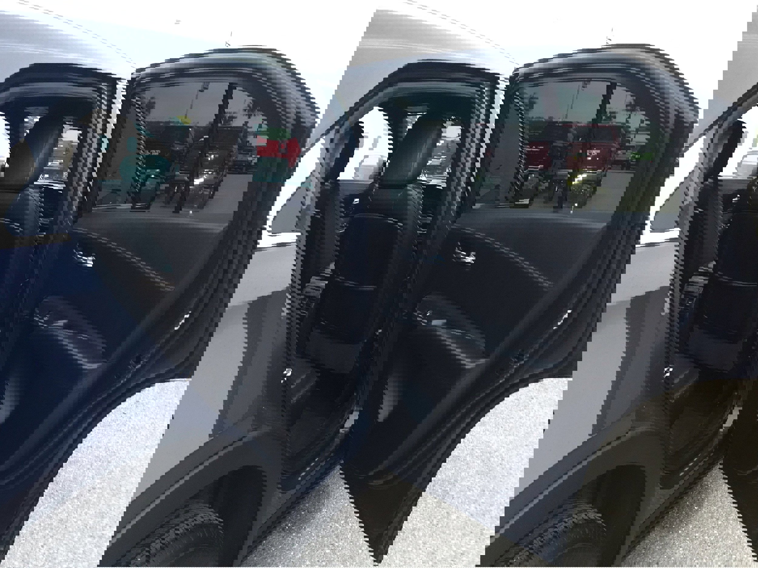 Used 2025 Cadillac XT4 Premium Luxury image 14