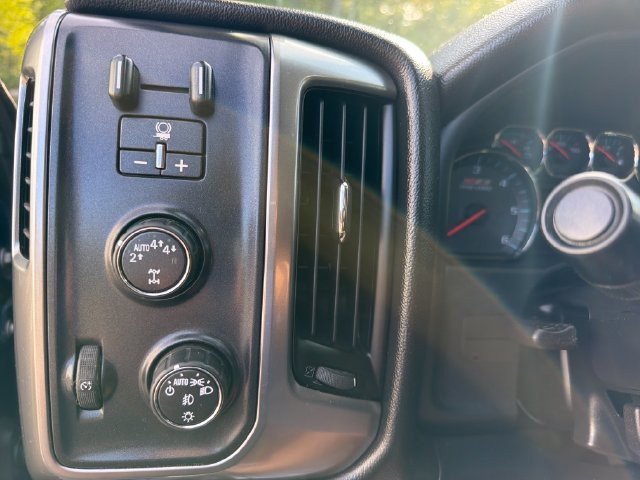 Used 2017 Chevrolet Silverado 1500 LT w/ All Star Edition AWD/4WD image 18