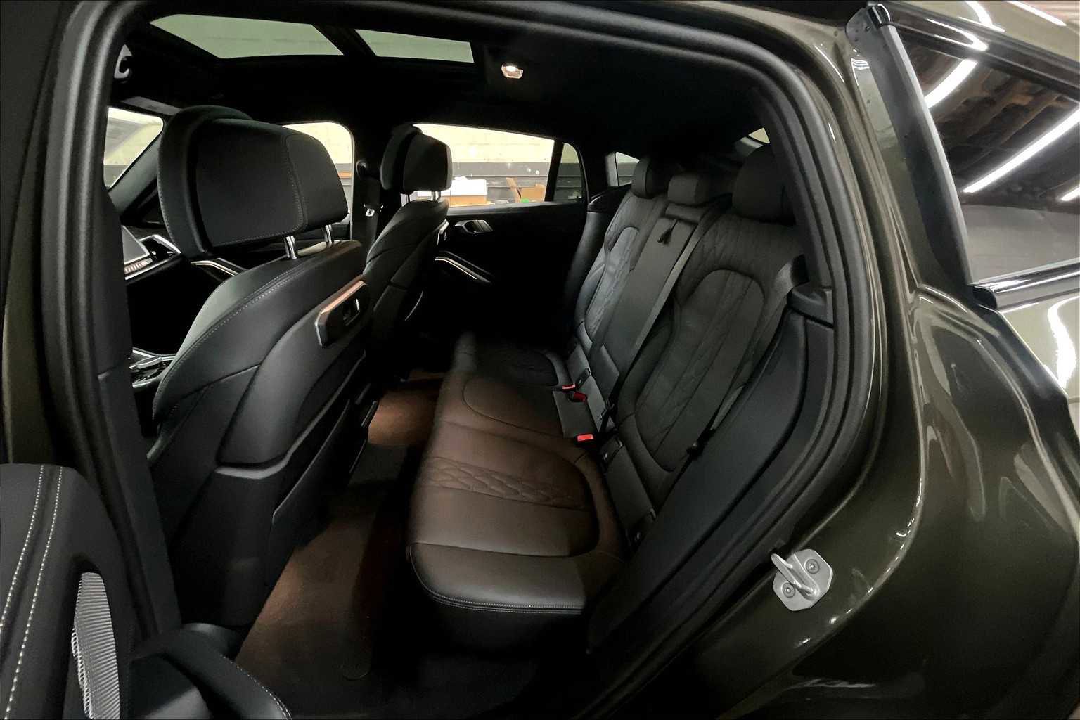 Used 2025 BMW X6 M60i image 29