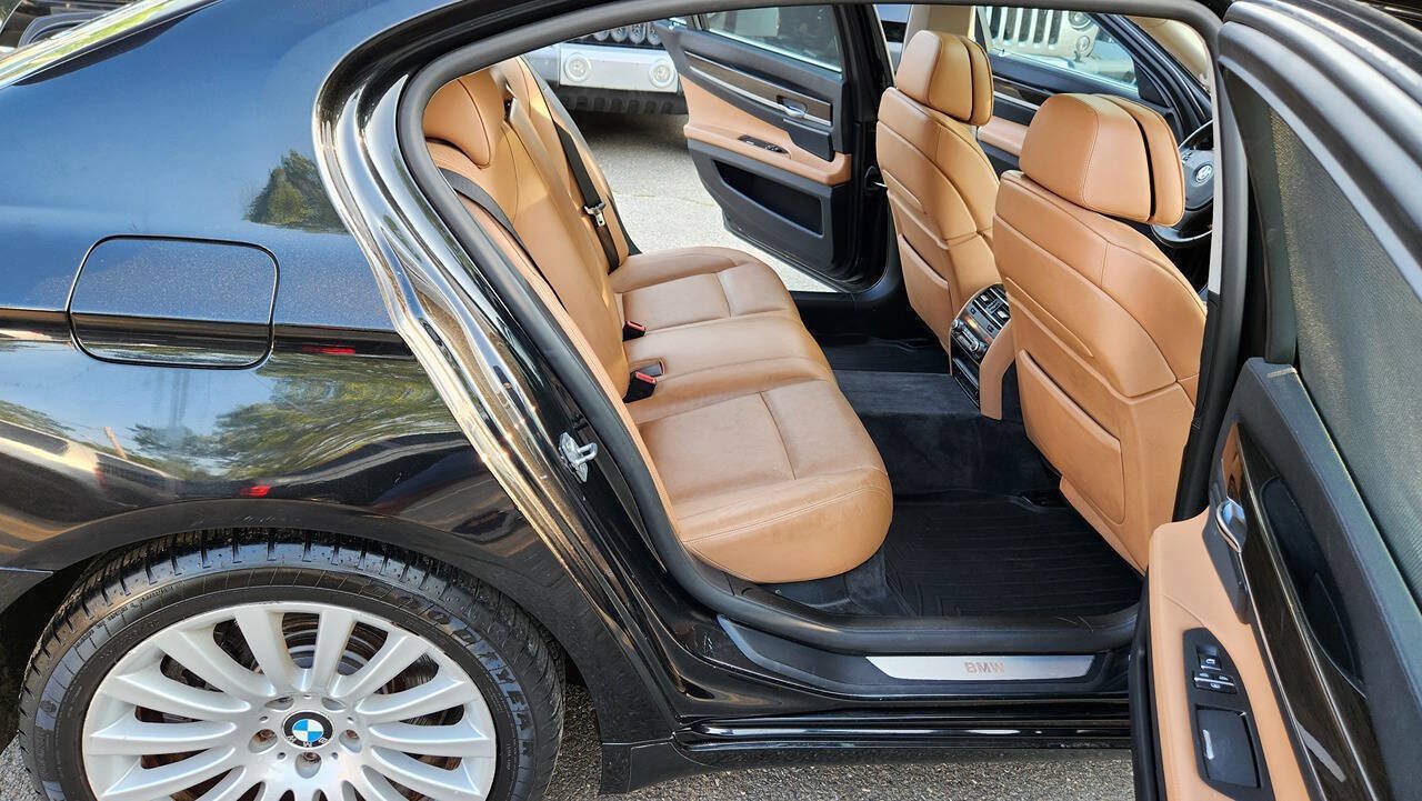 Used 2011 BMW 750Li xDrive AWD/4WD image 42