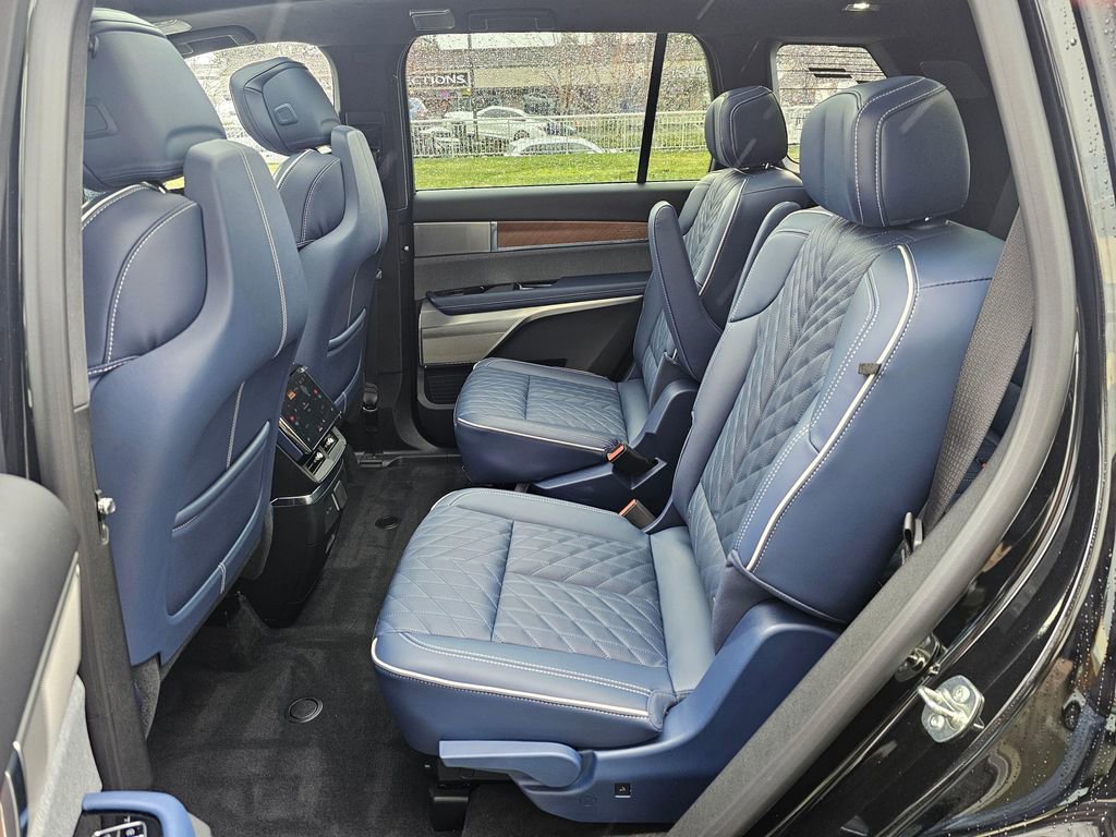 Used 2026 Cadillac Vistiq Premium Luxury AWD/4WD image 17