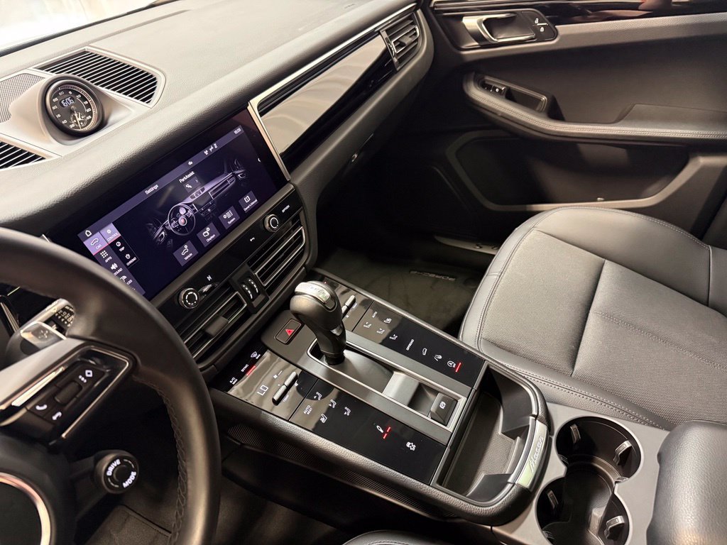 Used 2022 Porsche Macan S AWD/4WD image 9