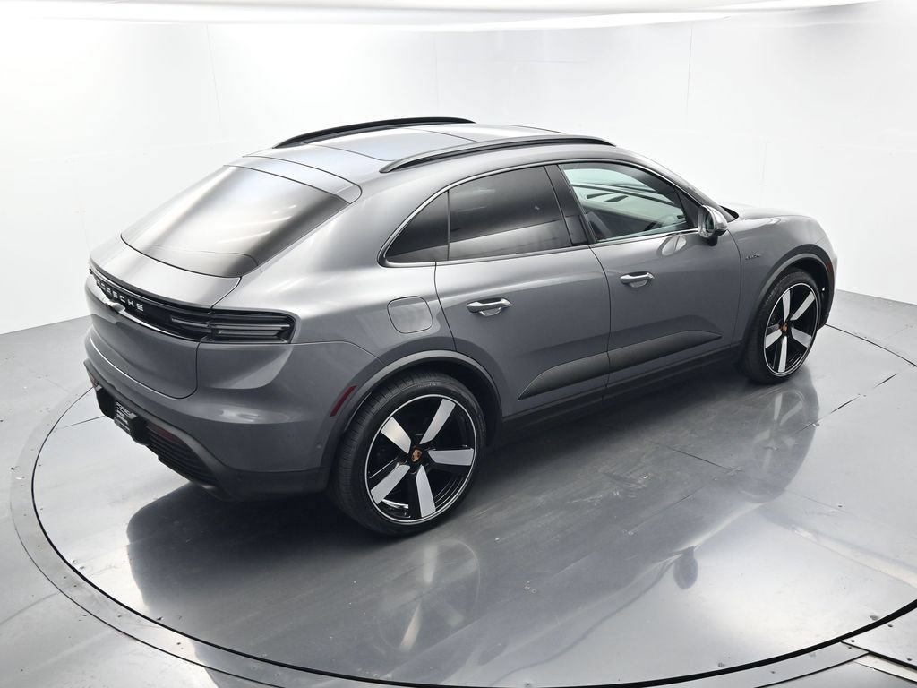Certified 2025 Porsche Macan Electric RWD image 38