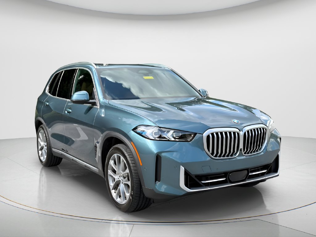 Certified 2024 BMW X5 xDrive40i w/ Premium Package AWD/4WD image 3
