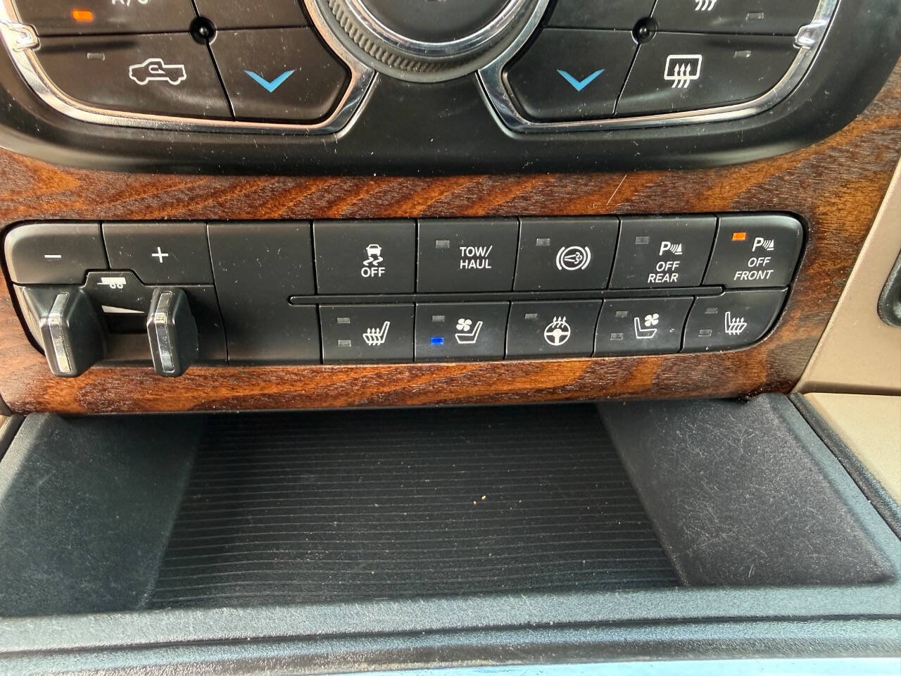 Used 2016 RAM 2500 Longhorn w/ Convenience Group AWD/4WD image 23