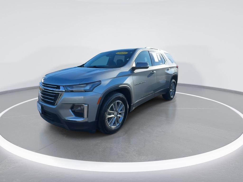 Used 2023 Chevrolet Traverse LT w/ Rear Camera Mirror Package image 4