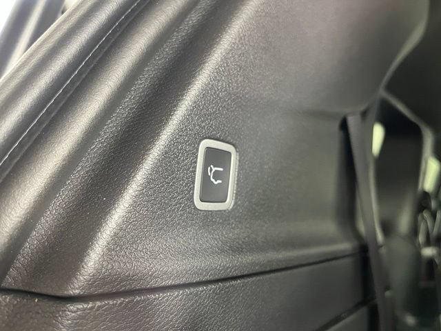 Used 2026 Chrysler Pacifica Select FWD image 41