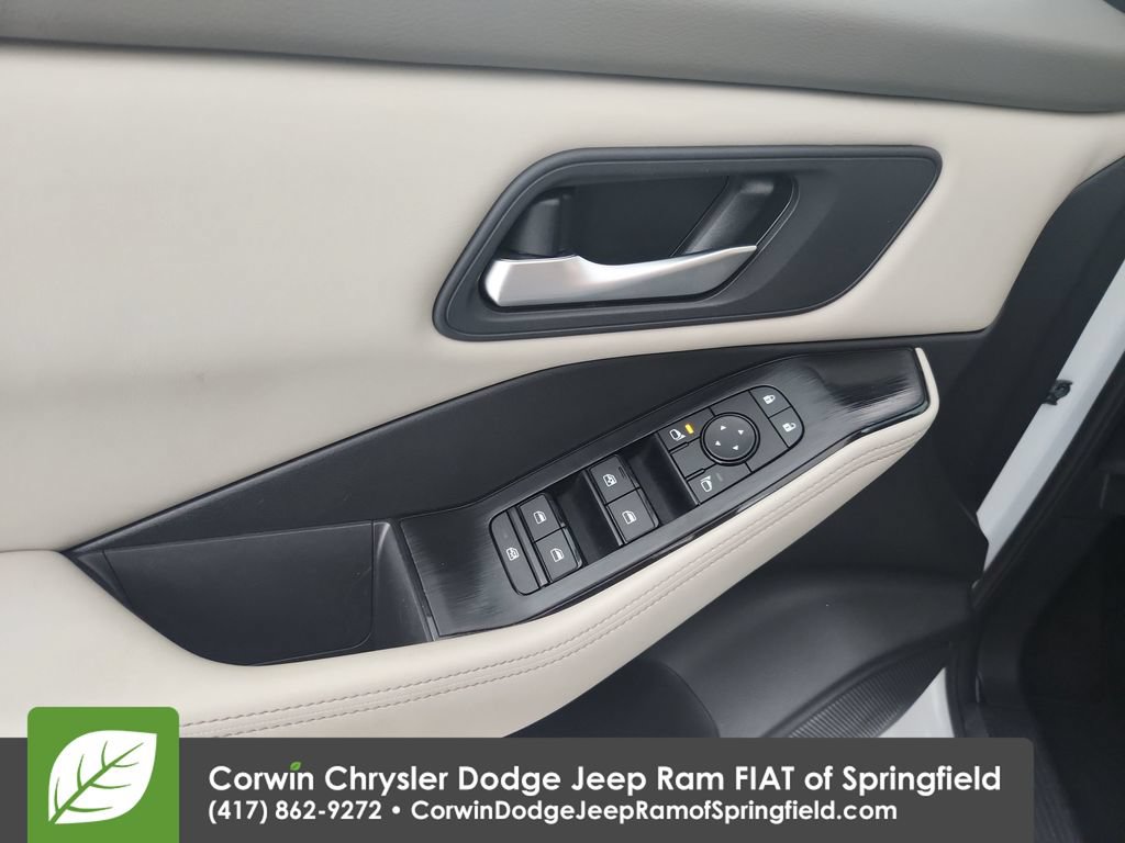 Used 2025 Nissan Rogue SV AWD/4WD image 20