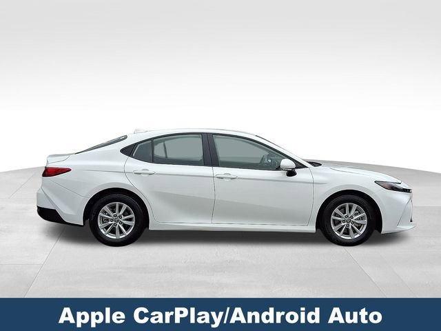 Used 2025 Toyota Camry LE image 9