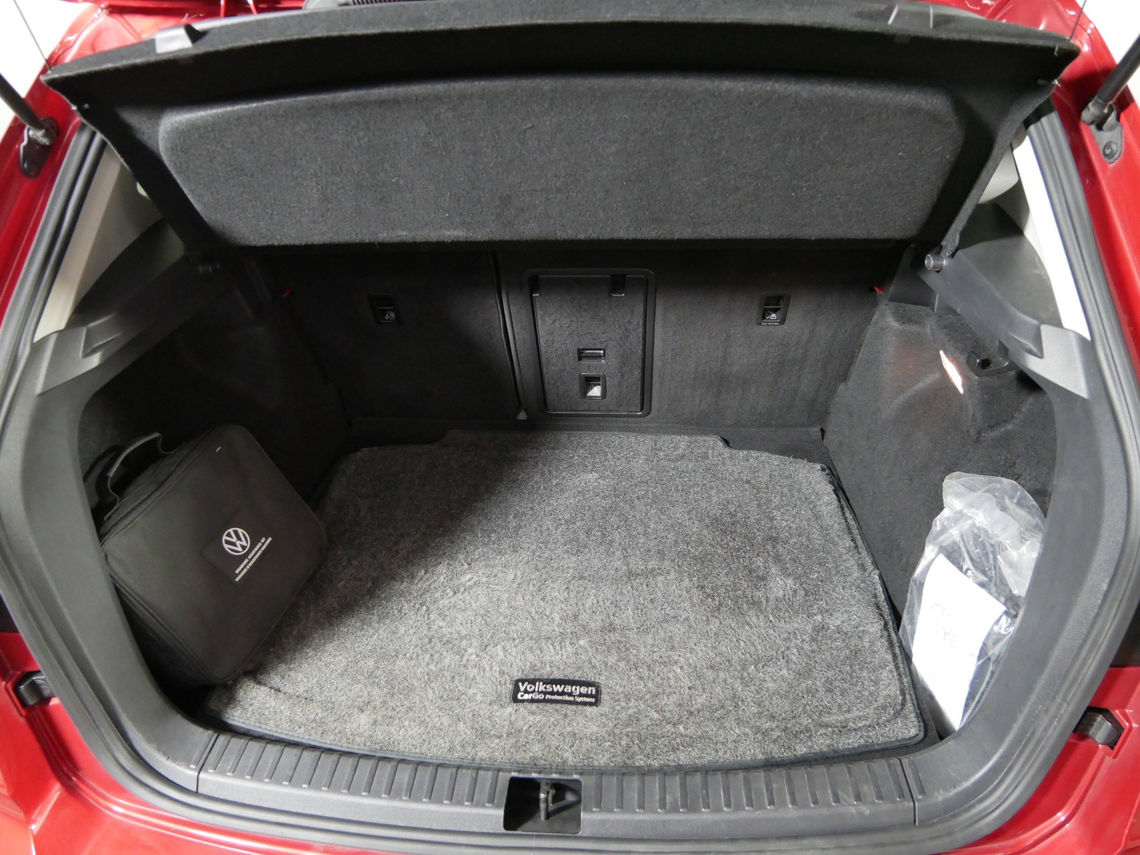 Certified 2022 Volkswagen Taos SEL w/ Panoramic Sunroof Package image 18