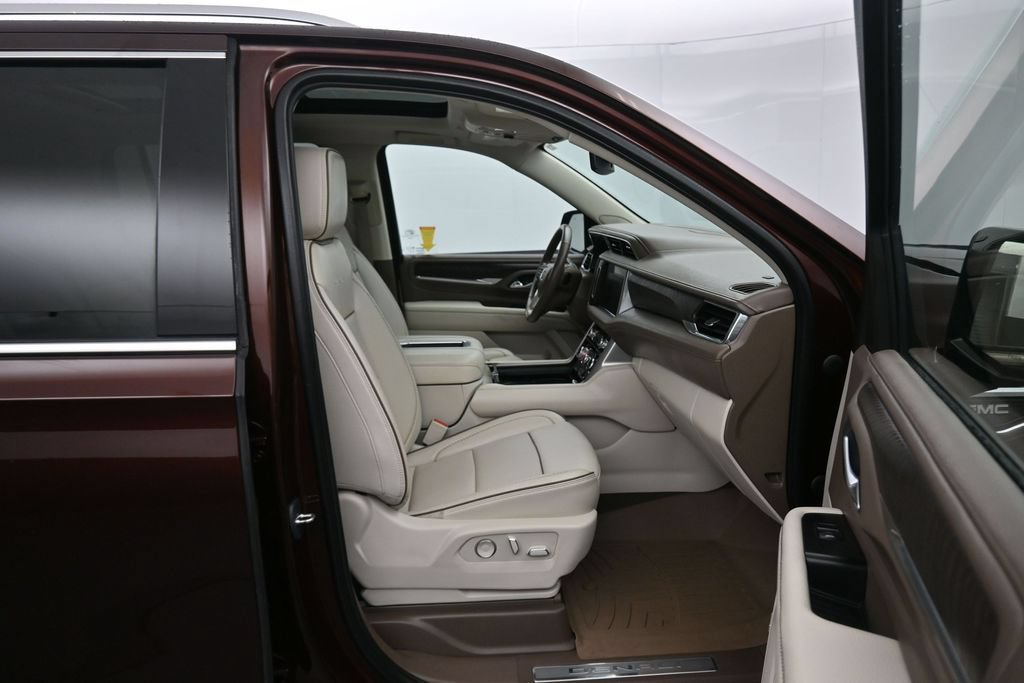 Used 2023 GMC Yukon XL Denali AWD/4WD image 60