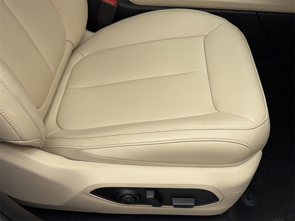 Used 2024 Jeep Grand Cherokee L Limited w/ Black Appearance Package image 46