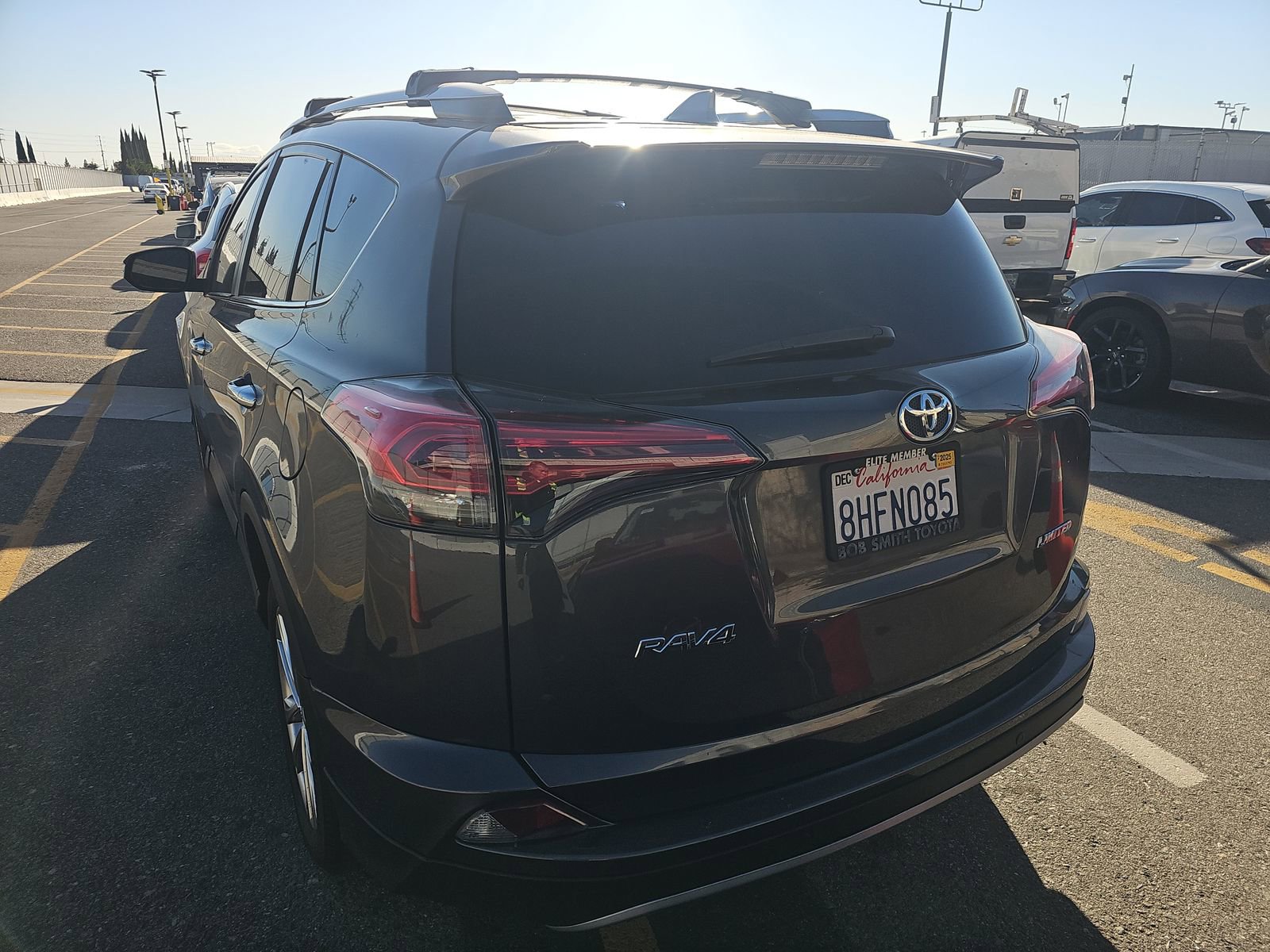 Used 2018 Toyota RAV4 Limited w/ Advanced Technology Package image 8
