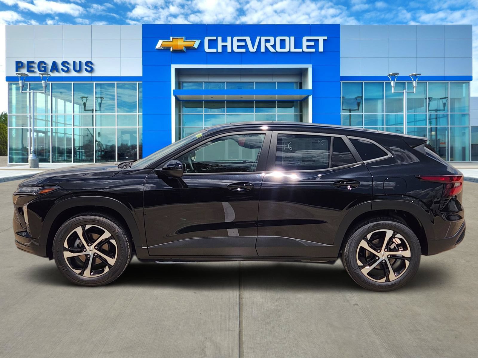 New 2026 Chevrolet Trax RS w/ Sunroof Package FWD video 3