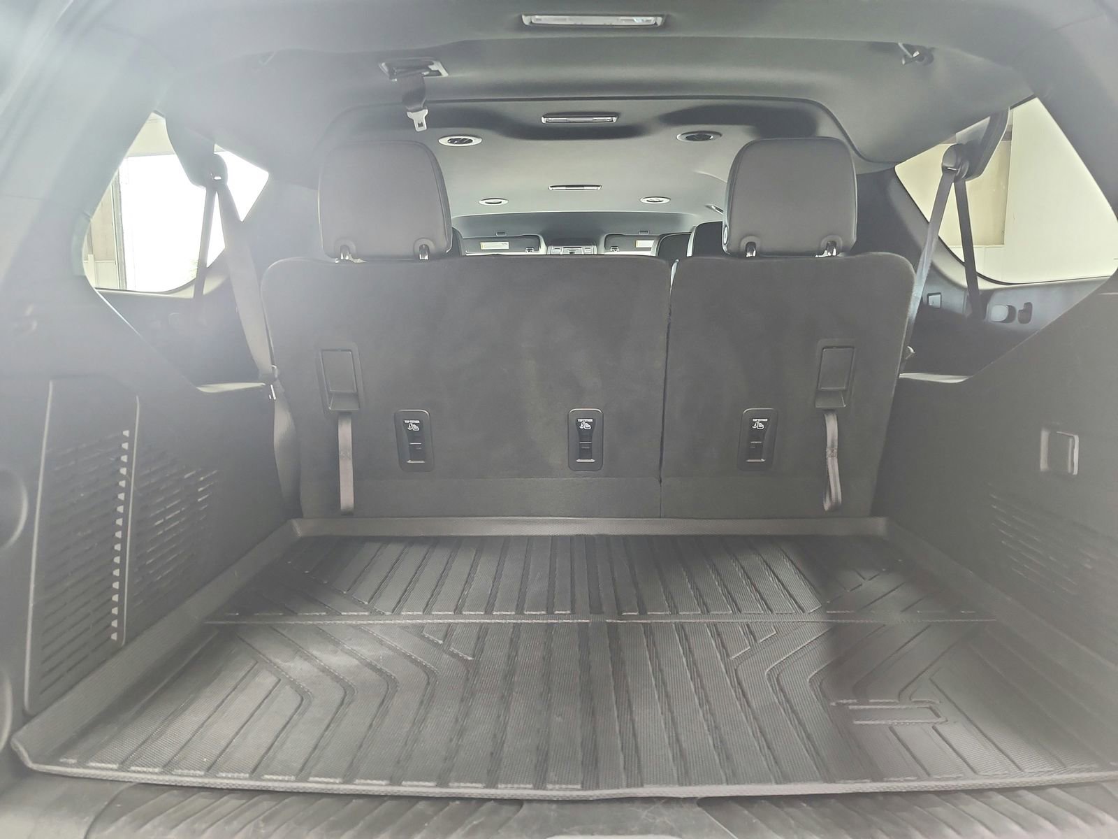 Used 2024 GMC Yukon XL SLT image 52