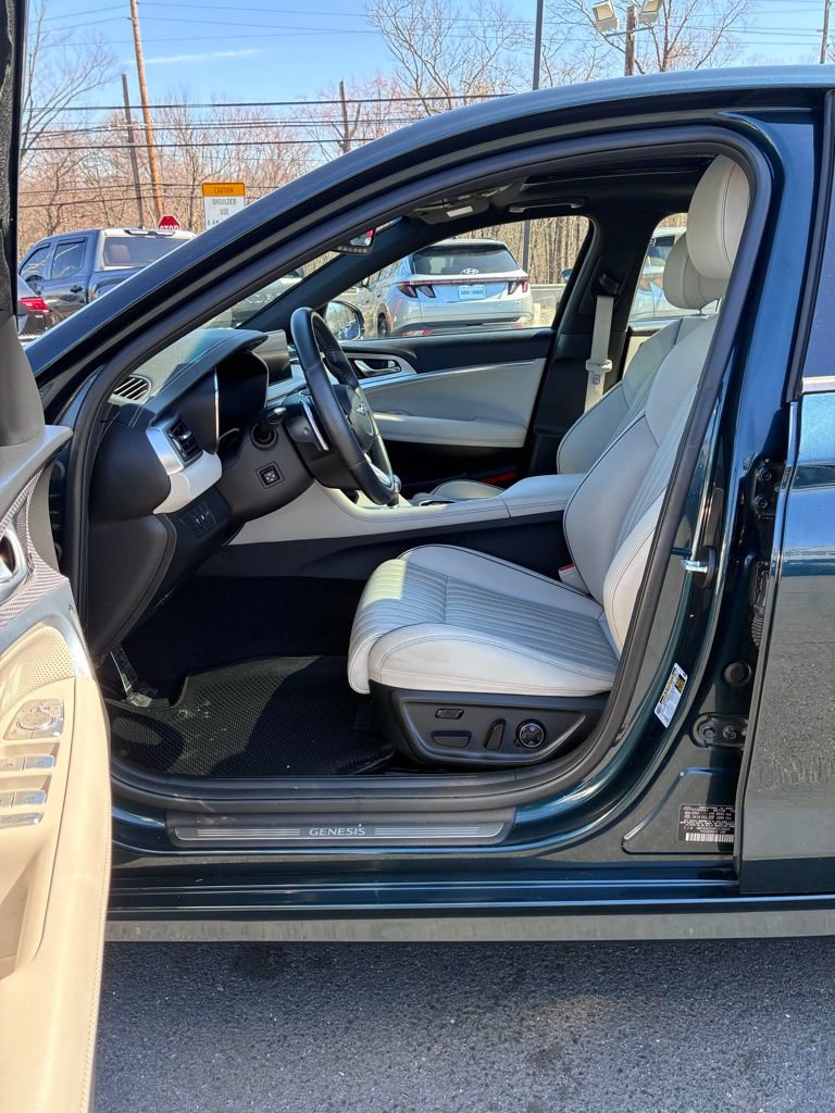 Used 2023 Genesis G70 3.3T w/ Sport Advanced Package image 22