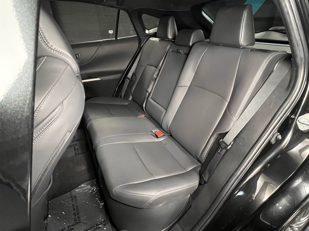 Used 2024 Toyota Venza XLE image 16
