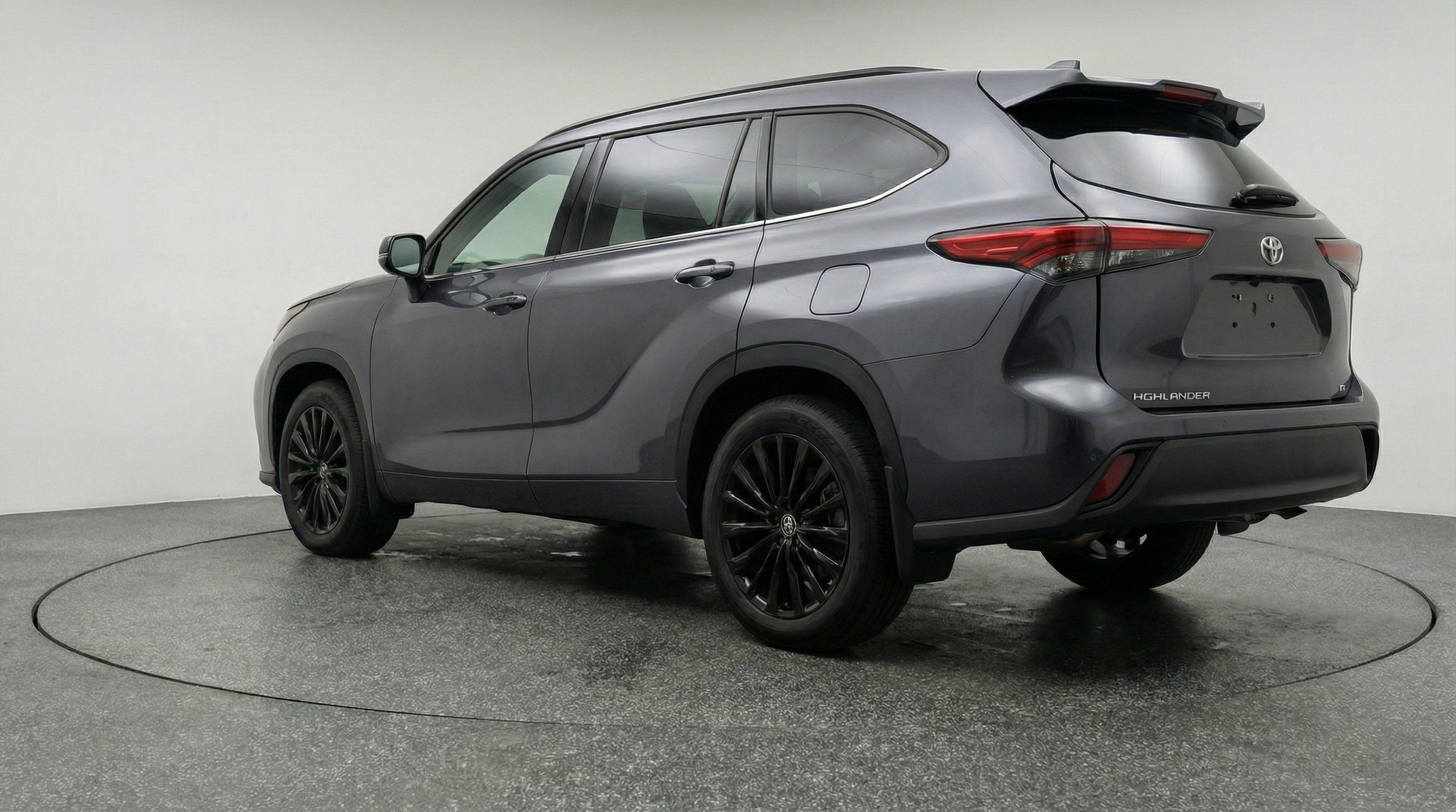 Used 2025 Toyota Highlander XSE image 6